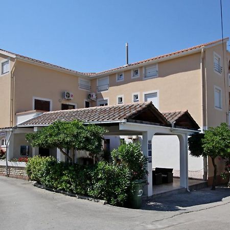 Apartments And Rooms Vesna نوفاليا المظهر الخارجي الصورة