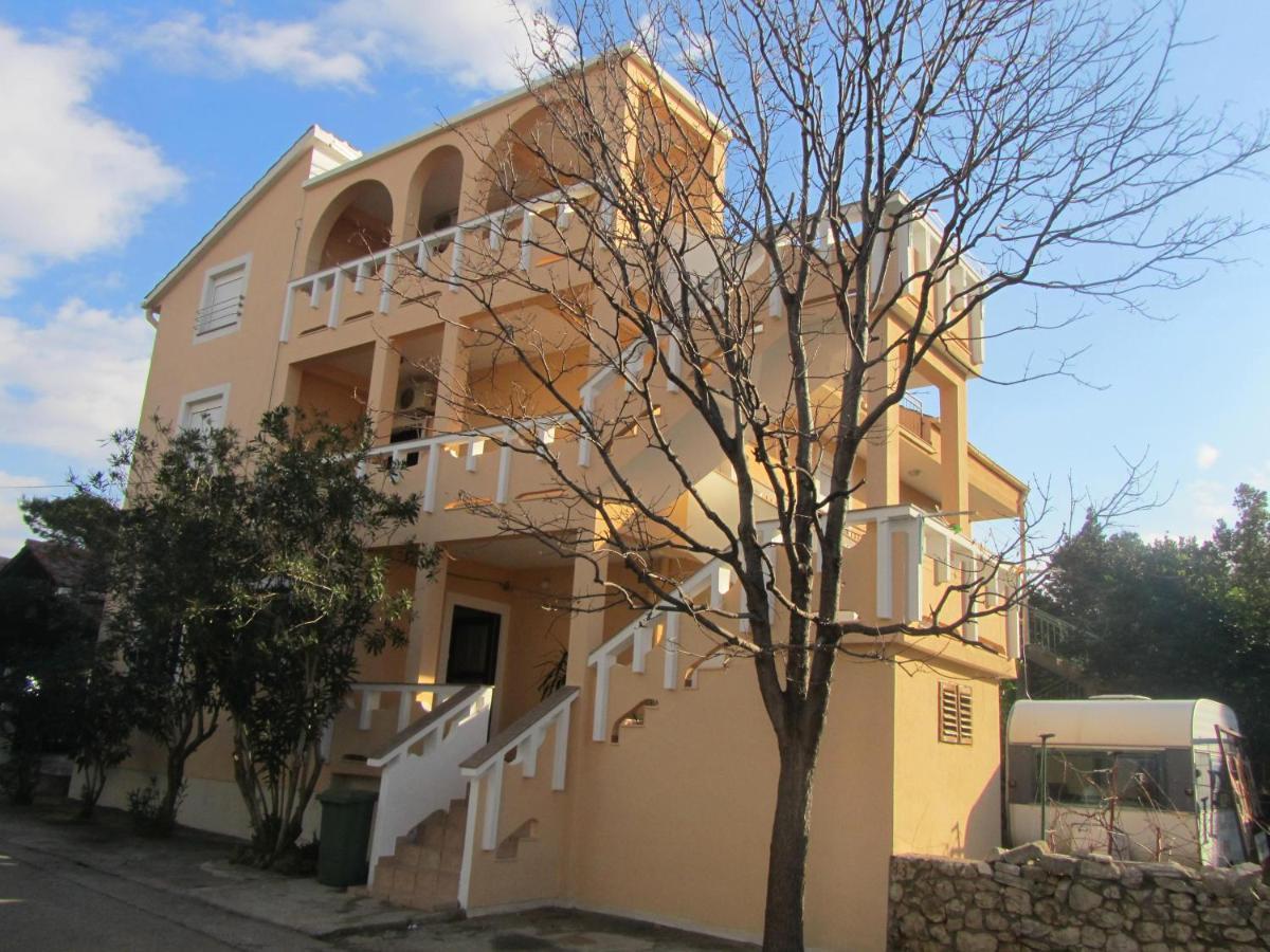 Apartments And Rooms Vesna نوفاليا المظهر الخارجي الصورة
