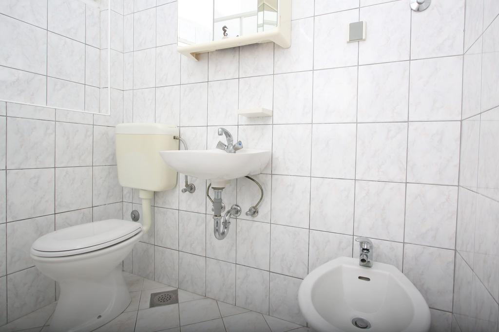 Apartments And Rooms Vesna نوفاليا الغرفة الصورة