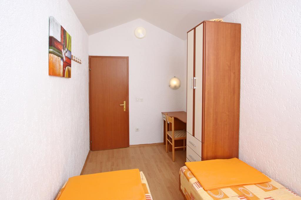 Apartments And Rooms Vesna نوفاليا الغرفة الصورة