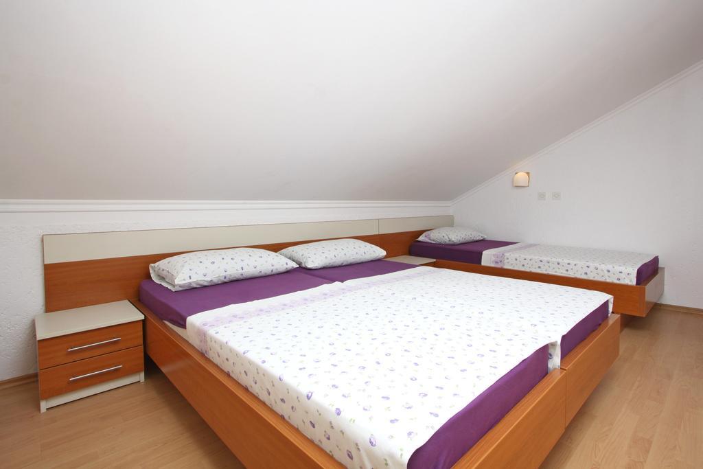 Apartments And Rooms Vesna نوفاليا الغرفة الصورة