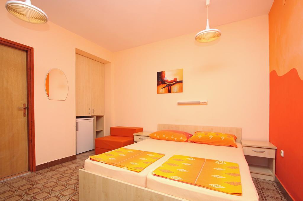 Apartments And Rooms Vesna نوفاليا المظهر الخارجي الصورة