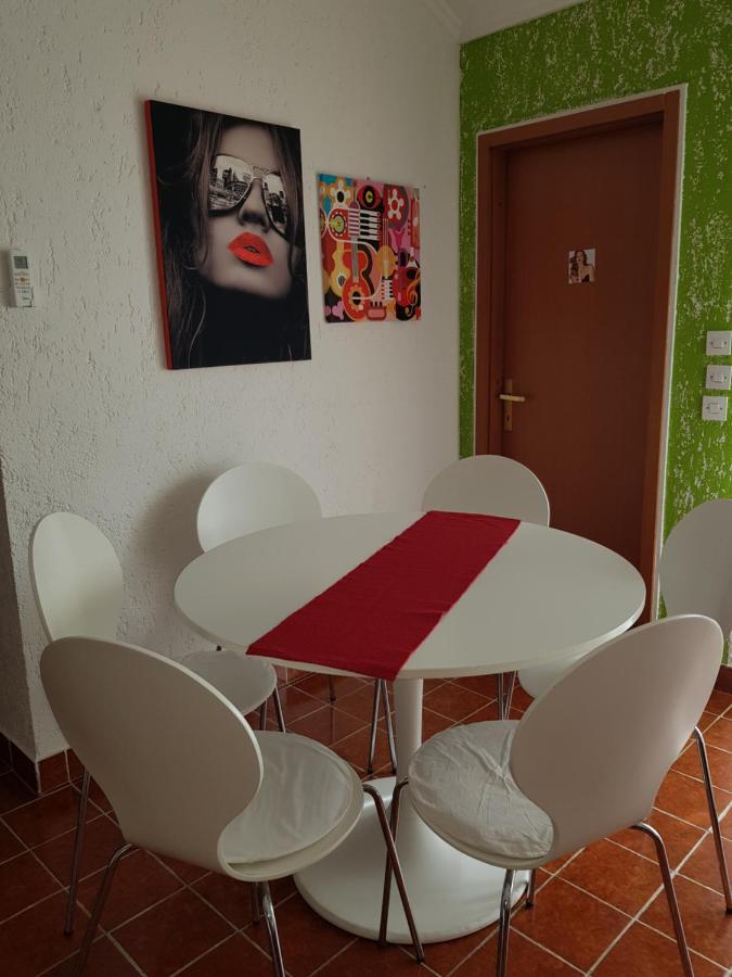 Apartments And Rooms Vesna نوفاليا المظهر الخارجي الصورة
