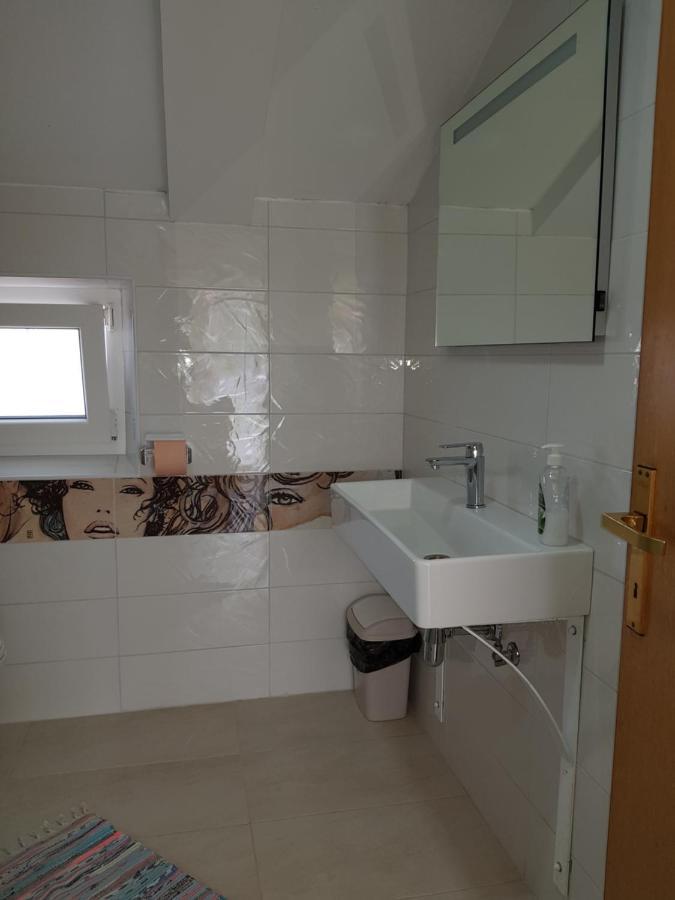 Apartments And Rooms Vesna نوفاليا المظهر الخارجي الصورة