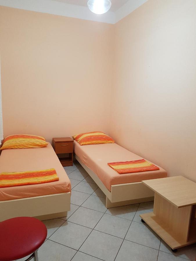 Apartments And Rooms Vesna نوفاليا المظهر الخارجي الصورة