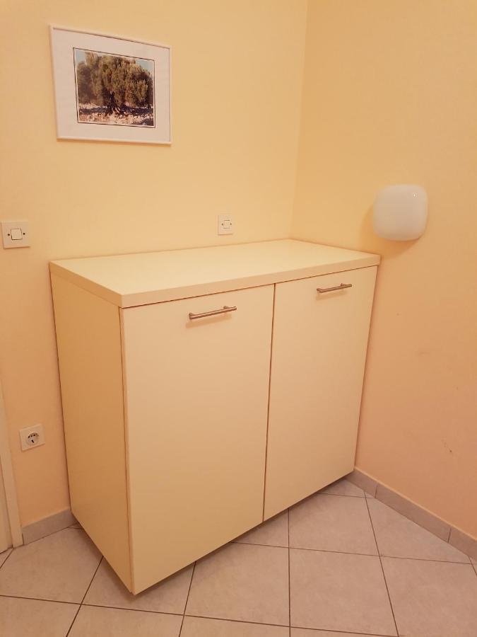 Apartments And Rooms Vesna نوفاليا المظهر الخارجي الصورة