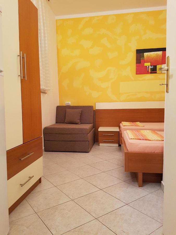 Apartments And Rooms Vesna نوفاليا المظهر الخارجي الصورة